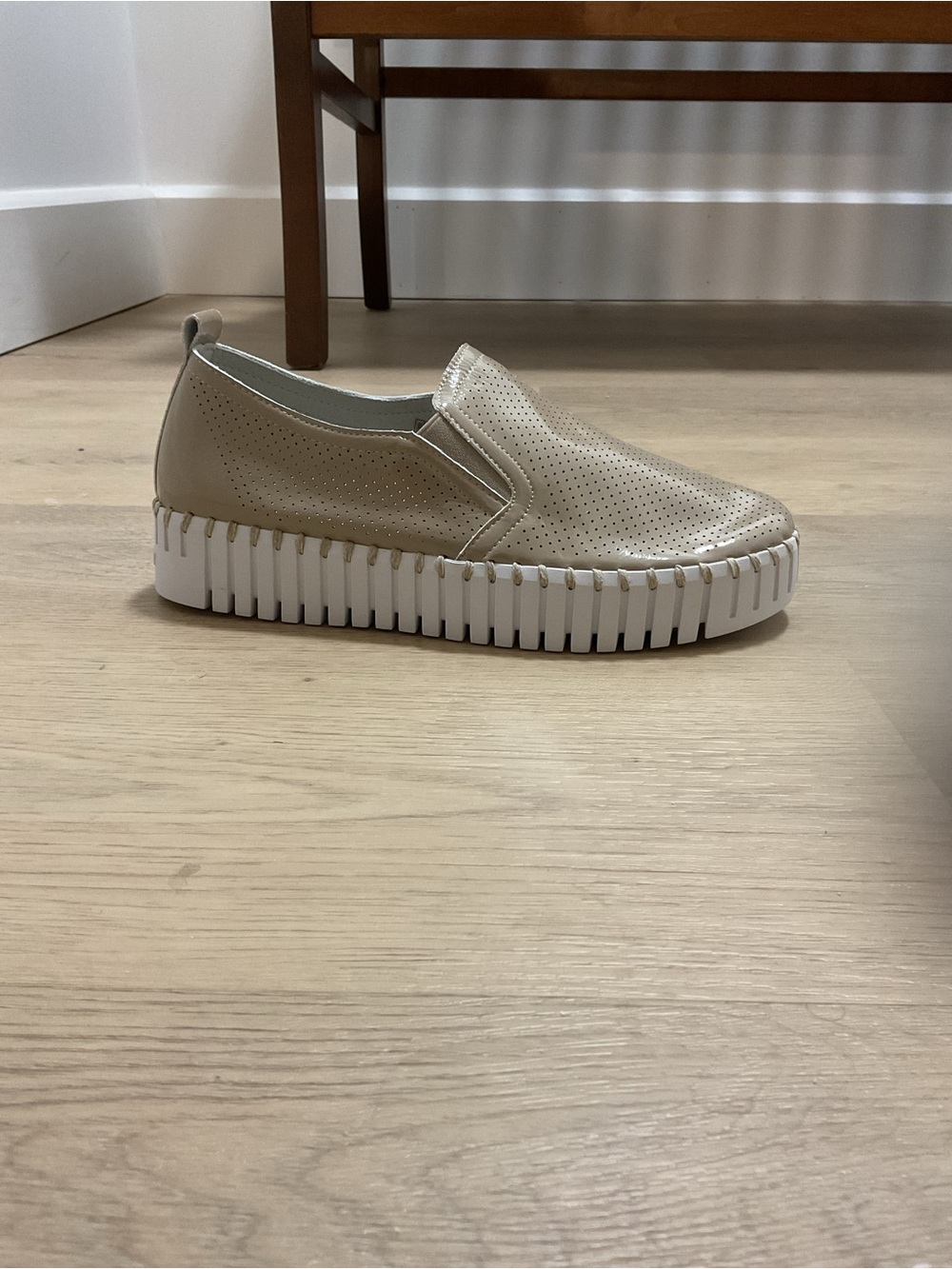Ilse Jacobsen Tulip - Beige Perforated Slip-On Platform Loafer